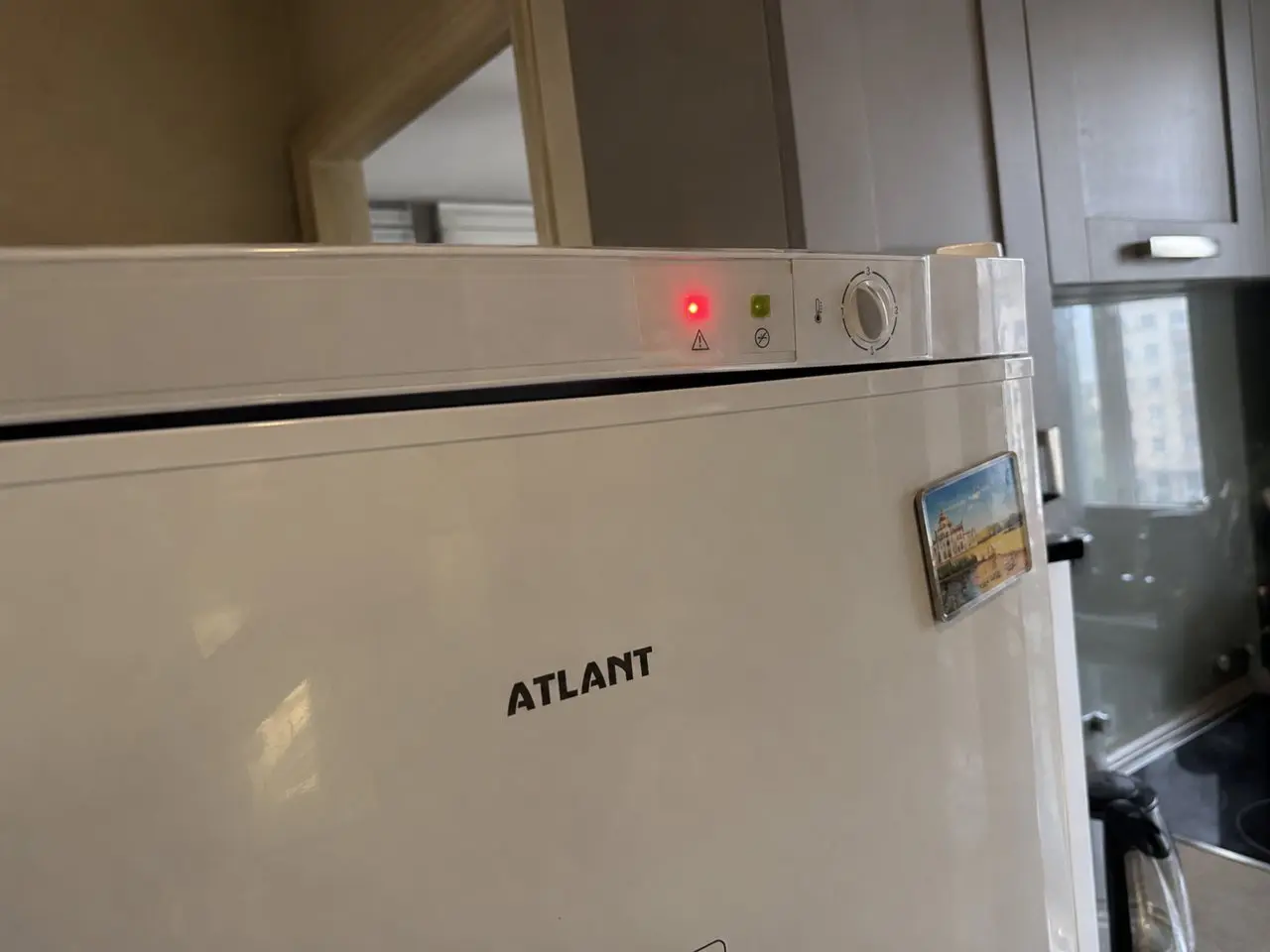 До ремонта: Горит красная лампочка «внимание»